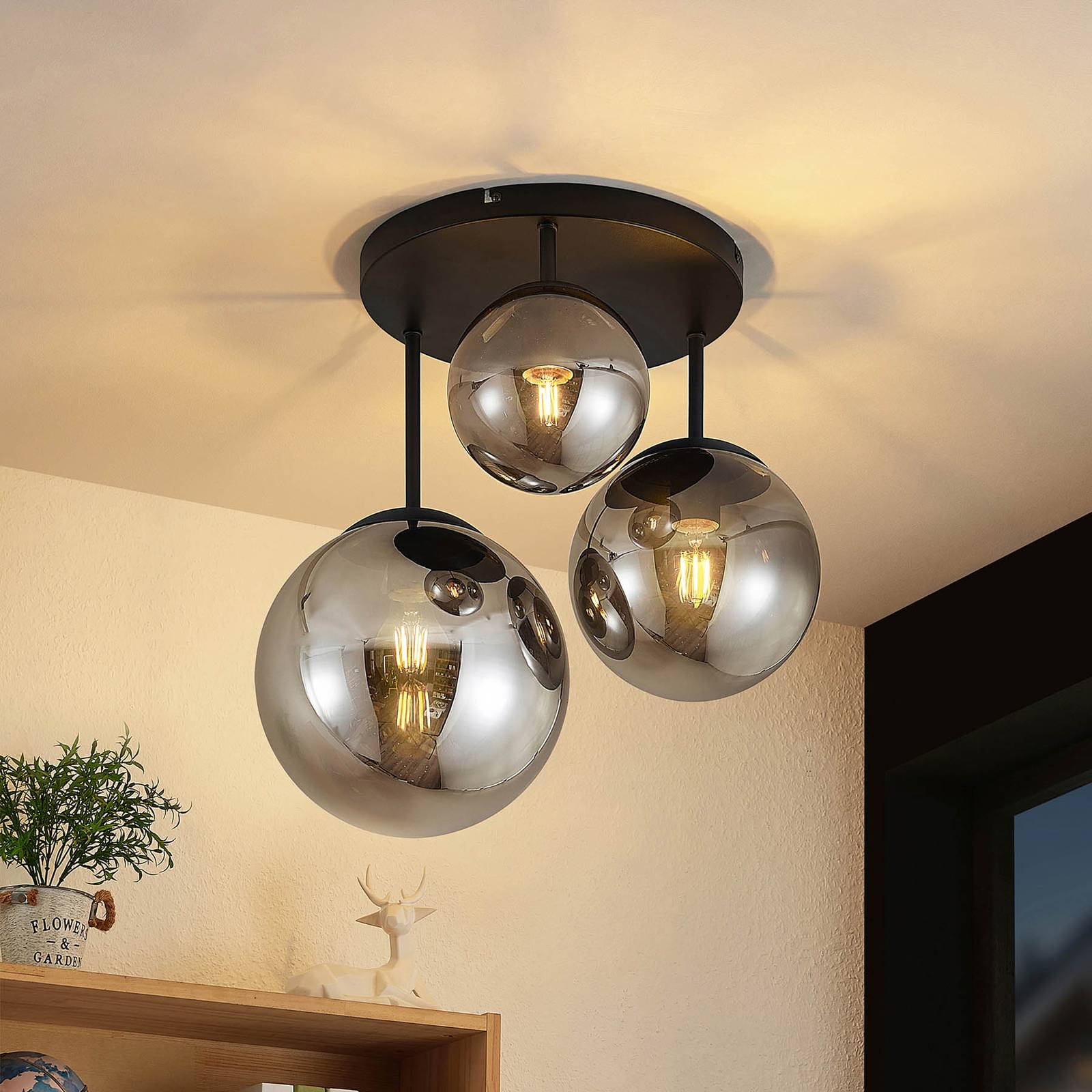 Stropné svietidlo Lindby Teeja, dymové, 3 svetlá, Ø47cm, sklo, E27